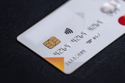 Unlock DeFi’s Future: Solayer’s On-Chain Debit Card Revolutionizes Payments Now
