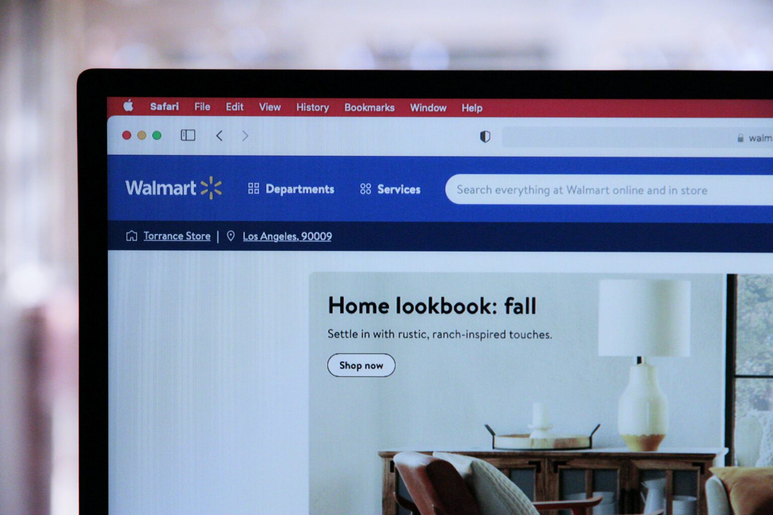 DOW Soars 140 Points: Retail Boom or Walmart Warning?