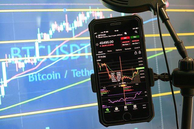 Hayes Reveals: Why BTC’s $100k Slide Isn’t as Dire as You Think