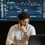Fed Cuts Loom: Economist’s Shock Future Prediction for Bitcoin Struggles