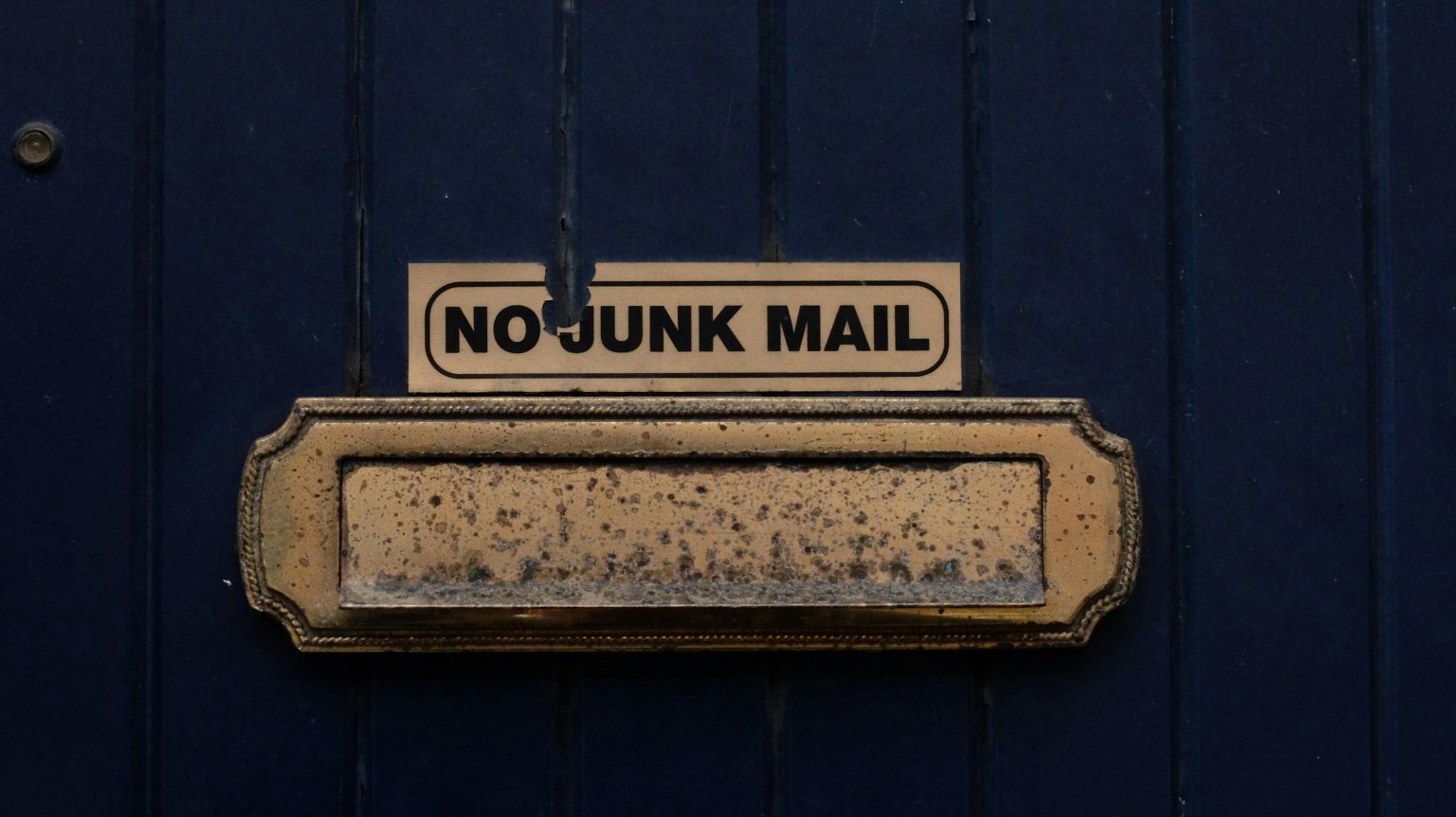 CZ slams Etherscan over address poisoning spam