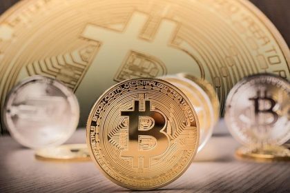 Litecoin rewrites chain history after privacy exploit