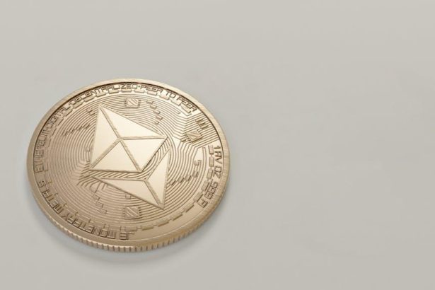 Senate crypto bill stalls as Tillis demands limits on White House crypto activity
