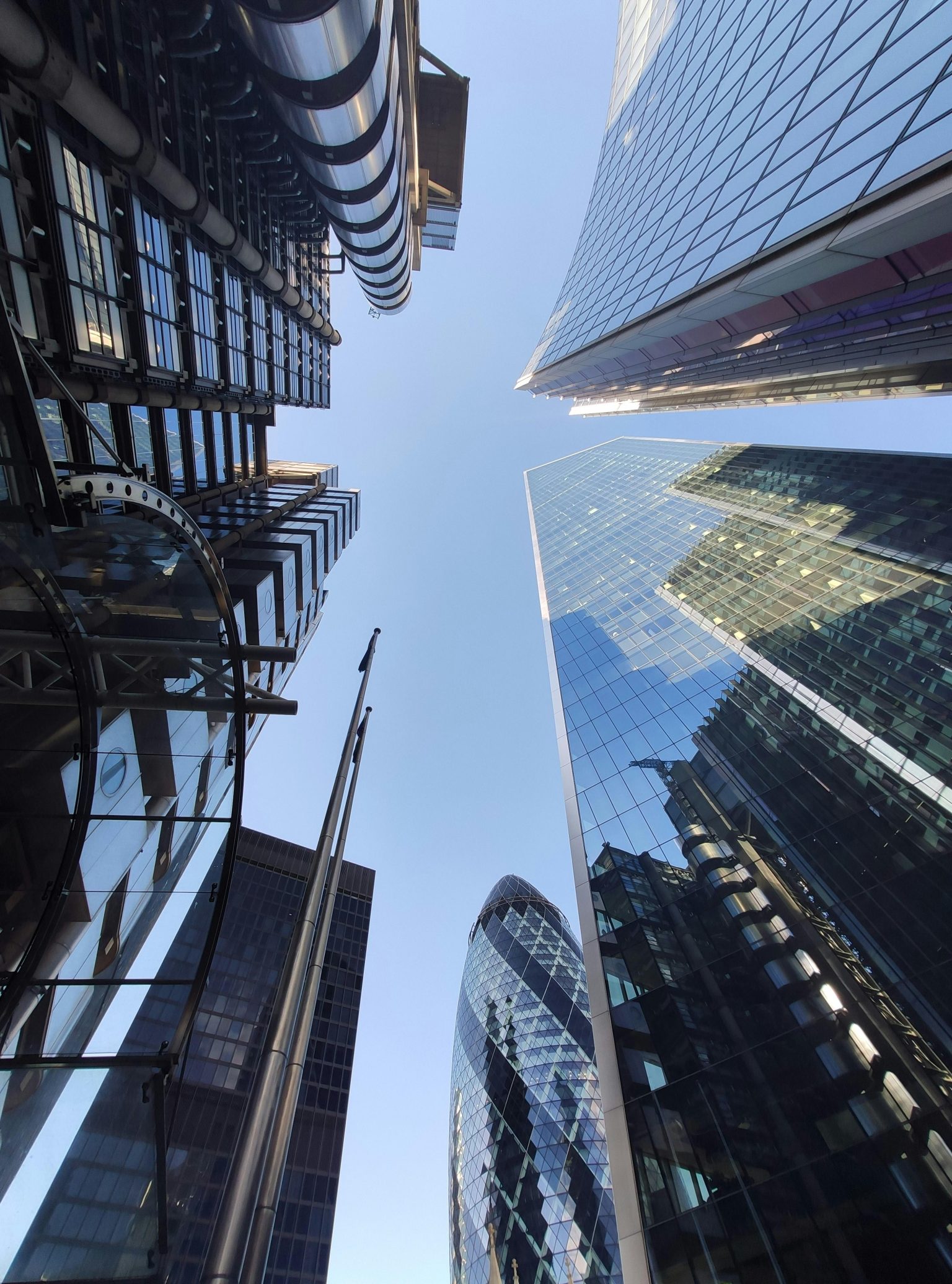 Bank of England weighs softer rules for UK stablecoin issuers