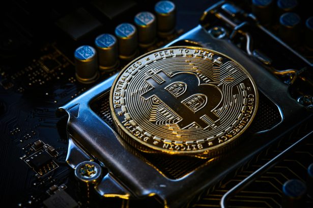 Bitcoin has lost its momentum trade, says Charles Schwab's Jim Ferraioli