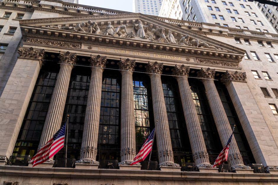 Charles Schwab challenges Kalshi with new S&P 500 prediction market