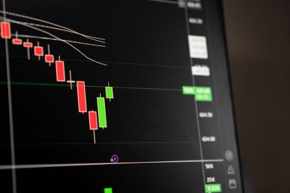 Bitcoin ETFs end 10-day outflow streak as weak jobs data lifts market sentiment