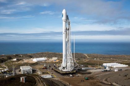 SpaceX stock sinks below $120 as Tesla earnings and Starship test loom