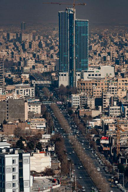 Bitcoin and XRP rally into resistance as Iran claims Amazon strike