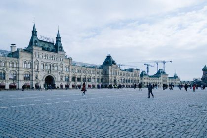 EU targets 14 crypto operators and 94 banks in Russia sanctions