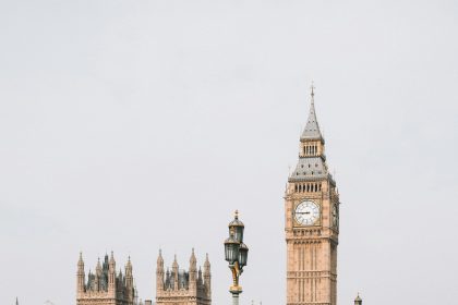 Tesla wins UK 5G patent appeal over $32 fee