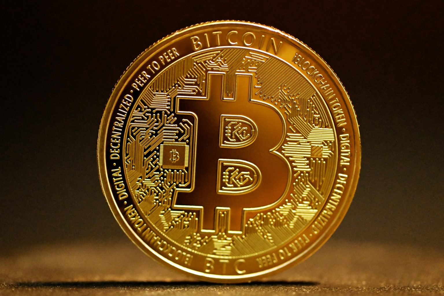 Bitcoin ETFs draw $853.5M in five-day inflow streak