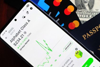 AMC CEO challenges Robinhood’s 1:1 token backing