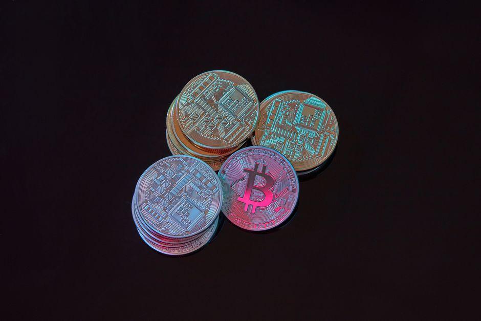 Bitcoin analysts warn Fed, BoJ decisions could pressure crypto