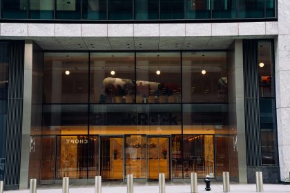 BlackRock says Bitcoin volatility fell to 35–40