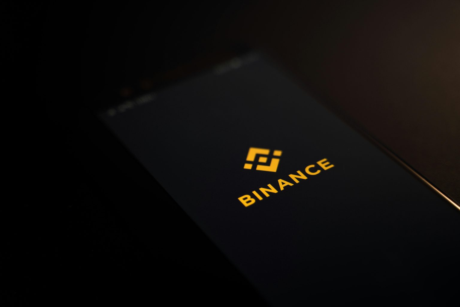 Upbit flags SOPH as Binance drops 7 USDC pairs
