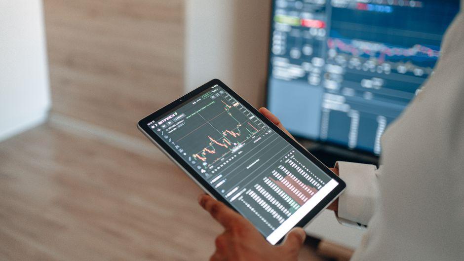 Circle stock slips after US jobs data: Is $81 within reach?