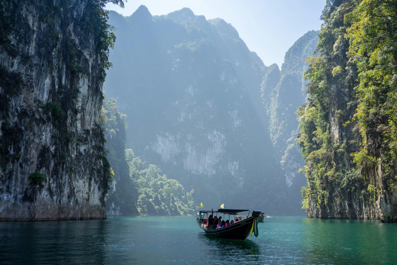 Armed robbers steal $820K in crypto during luxury home raid in Thailand