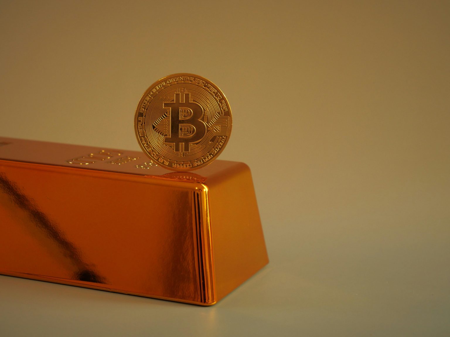Crypto ETFs lose $610.7 million as Ethereum outflows overtake Bitcoin