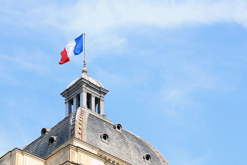 France proposes holding crypto platforms liable for DeFi security failures